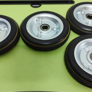 九成新6 吋板車手推車鐵車車輪車轆6 inches car trolley wheels
