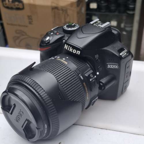NIKON D3200 + SIGMA DC 18-200MM F3.5-6.3II HSM