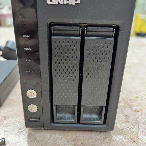 QNAP NAS TS-221 + 2x 2TB WD