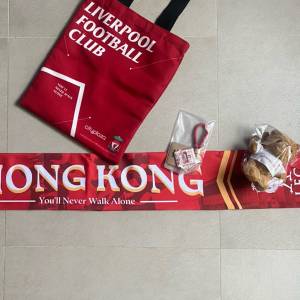 Liverpool 利物浦足球隊訪港紀念品（包括打氣圍巾、小熊公仔、匙扣及布袋）