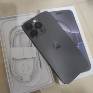 iPhone 16 pro max 512gb。
