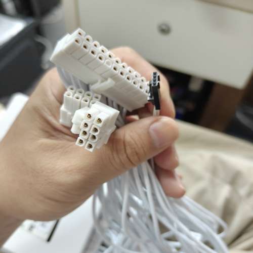 CORSAIR CX550F RGB white