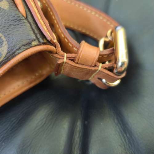 LOUIS VUITTON M40045 肩背包