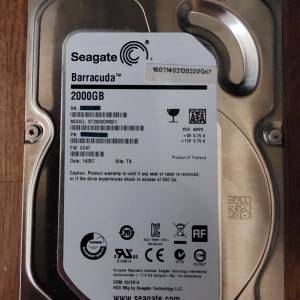 Seagate 2T Sata 硬碟，送一個半壞ssd硬碟
