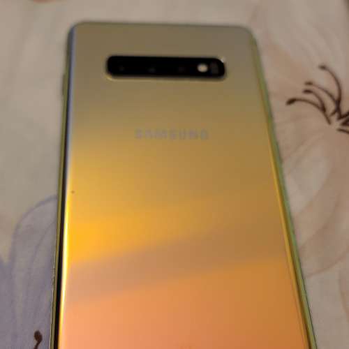 Samsung galaxy S10十  金色90%新
