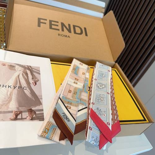 Fendi 字母元素真丝斜纹绸 絲巾 高定品質