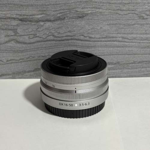 Nikon DX 16-50 3.5-6.3