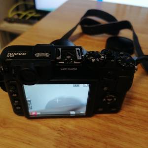 FUJIFILM  X10
