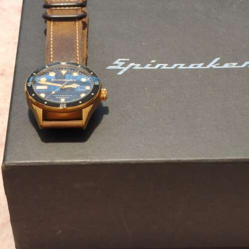 瑞士Spinnaker43mm WR200M 自動日曆潛水錶