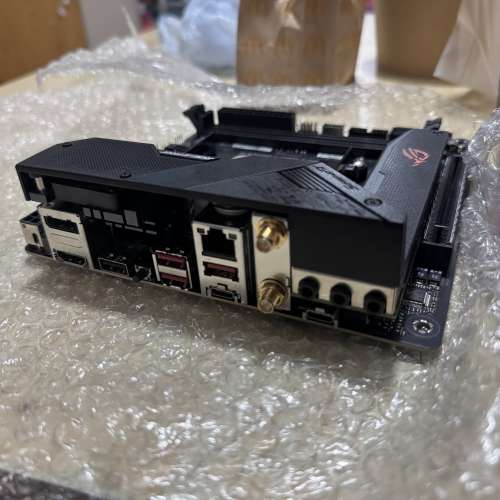 ASUS ROG B550I ITX 板