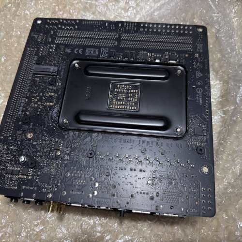 ASUS ROG B550I ITX 板