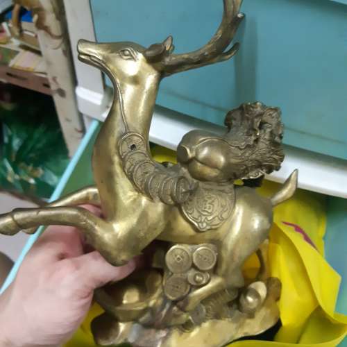 梅花鹿馱白菜黃銅風水擺件一對