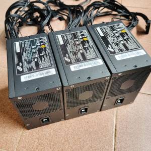 全新聯想機的GOLD火牛，10熱管散熱器及機箱AVC RGB燈效風扇