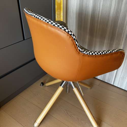 時尚可調校高低座椅