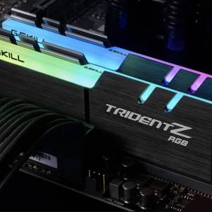 GSKILL TRIDENT Z RGB 16GX2 3200C16 DDR4