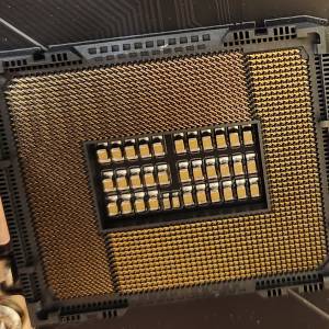 技嘉Z690 GAMING X DDR4底板