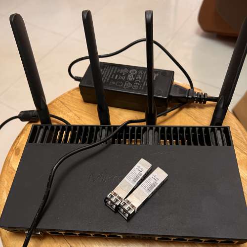MikroTik RB4011iGS+5HacQ2HnD-IN 10G光口無線路由器