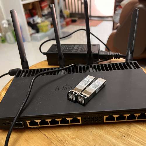 MikroTik RB4011iGS+5HacQ2HnD-IN 10G光口無線路由器