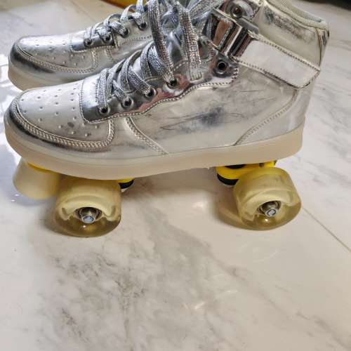 9成新溜冰鞋