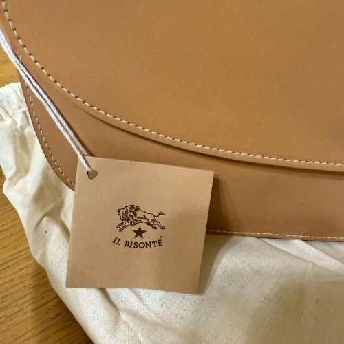 全新Il bisonte意大利真皮側揹袋