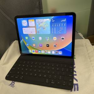 99%new iPad Air 5th ) WiFi 64gb & Apple keyboard
