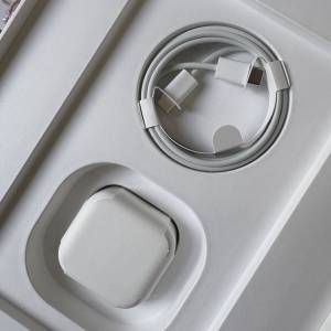 全新Apple usb-c原廠快速充電器一套，適合iPhone 15-16系列,iPad,不議