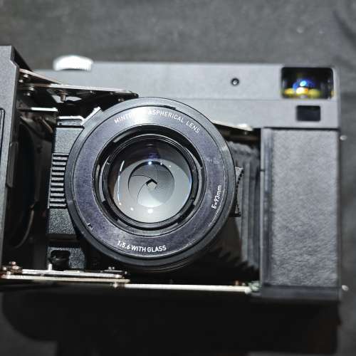 Instantkon RF70 widen宽幅一次成像相机 是MiNT Camera公司推出的产品，Instakon RF...