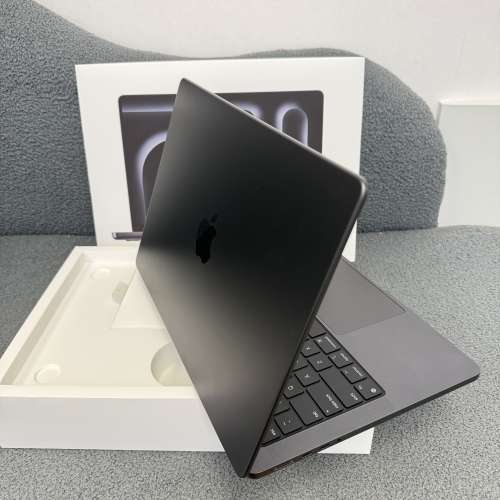 （全新質素 Apple MacBook M4 Pro 14寸🔥 )香港行貨百老匯收據 Apple MacBook M4 P...