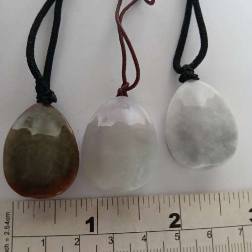 翡翠A玉 富貴鮑魚吊墜包羅萬有约30x21x11mm , 共售880元單一個 350元，no.D27.7.25