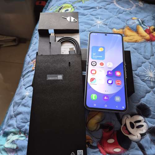 98%New Samsung Z Flip 6 5G 12+256GB 淺藍色 香港行貨 有配件 自用首選