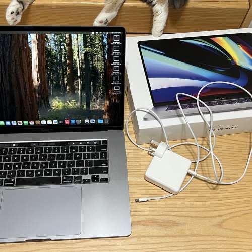 Macbook Pro 2019 16" / i9 2.3GB CPU / 1TB / 32GB Ram / 5500M 8G GPU