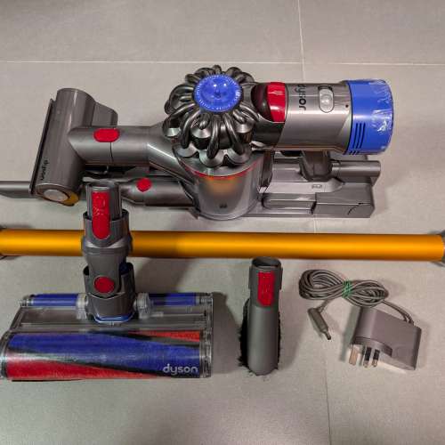 Dyson V8 Fluffy