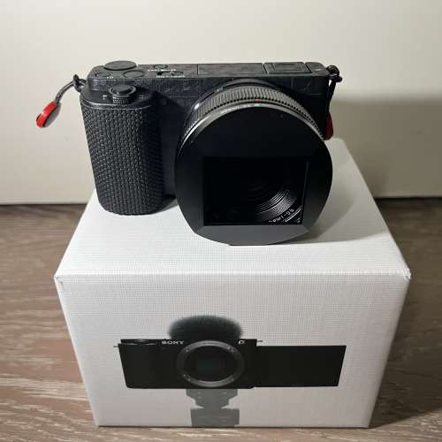 行貨Sony Zve10 淨機唔包鏡頭 6月買仲有1年2個月保養 ZV-E10 zv e10不是 a6100 a63...