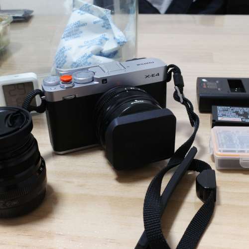 富士 Fuji Fujifilm XE4 連兩鏡頭XF35 XF18 F2 (不是X100vi x100v)