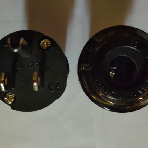 Oyaide 音響 美式 電源插頭 鍍銠/紫銅