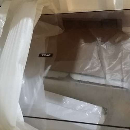 Teac  3合1,唱盤,CD, 收音機 FM,AM, USB,SD, (CD認唔到碟, USB, SD 未試用,)＜可議價...