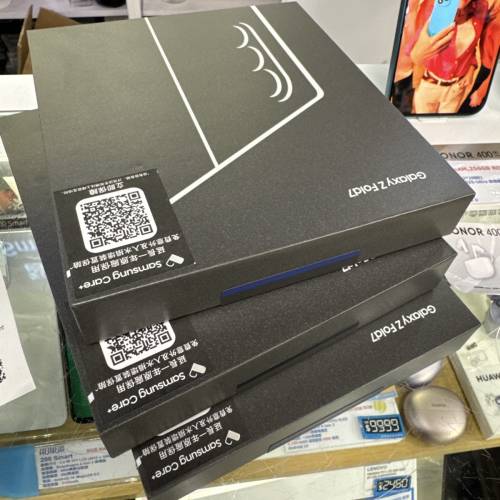 全新Samsung Fold 7 512gb 黑色 藍色 跟 蘇寧發票