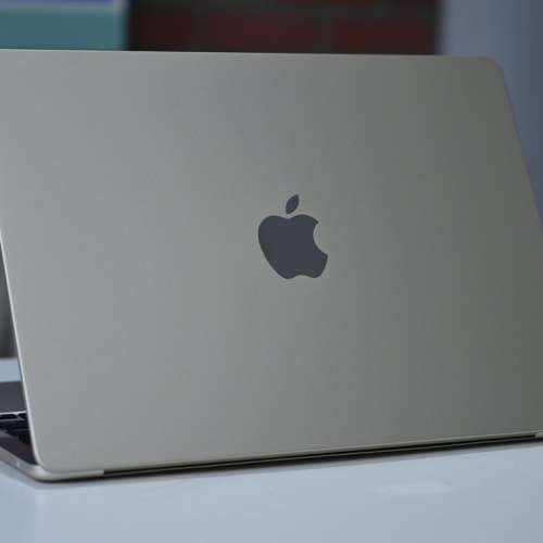Macbook air M3 13 starlight 16+512gb