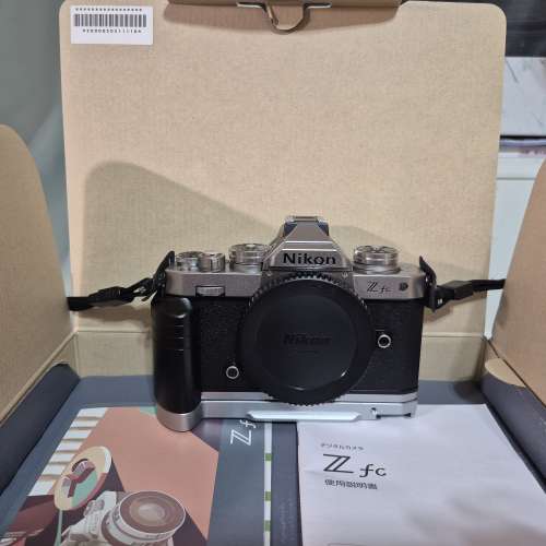 Nikon zfc 銀色