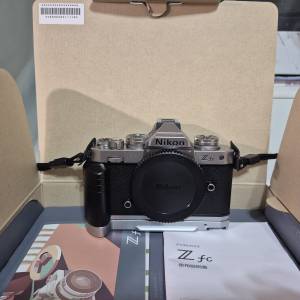 Nikon zfc 銀色