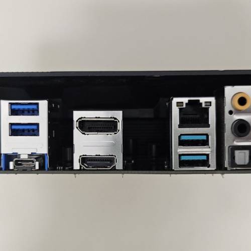 ASUS TUF GAMING X570-PLUS & AMD R7 2700