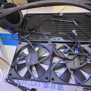 NZXT rl kn24E B1 with LCD Display一體水冷