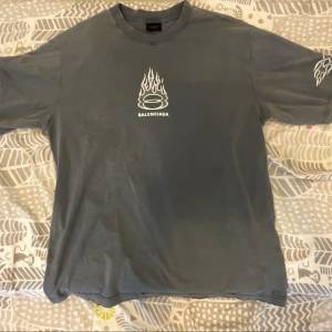 Balenciaga巴黎世家短袖