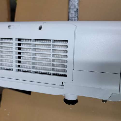 Epson 高階工程投影機 EB-G7500U 接近全新