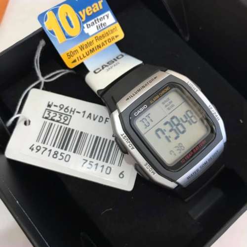 Montres Company 香港註冊公司(32年老店) 卡西歐 CASIO 十年電池壽命 黑銀色 W96 W...
