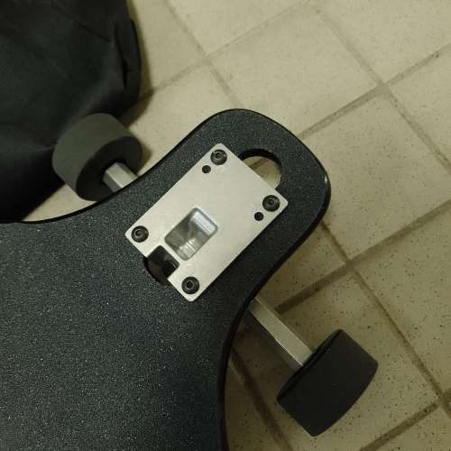 滑板（豹紋板34吋）適合初學及專業人士，原價$980       現售$700