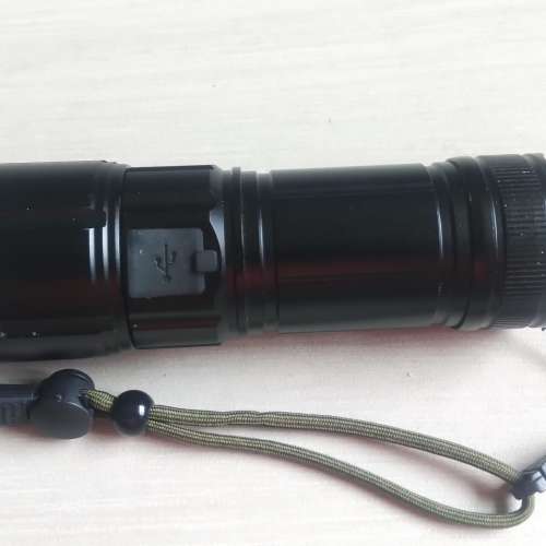 LED 電筒 3000流明