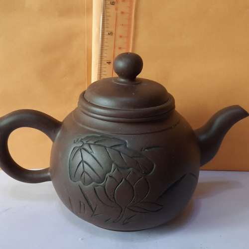 紫沙茶壺 共10.件  (壼底有小花   見圖)
