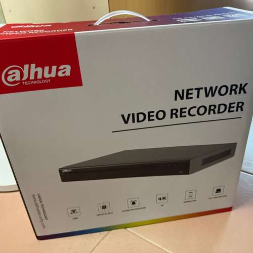 **8成新NVR**Dahua NVR2216-16P-I2 + 8TB HDD*2