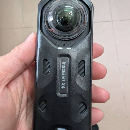 Insta 360 X4